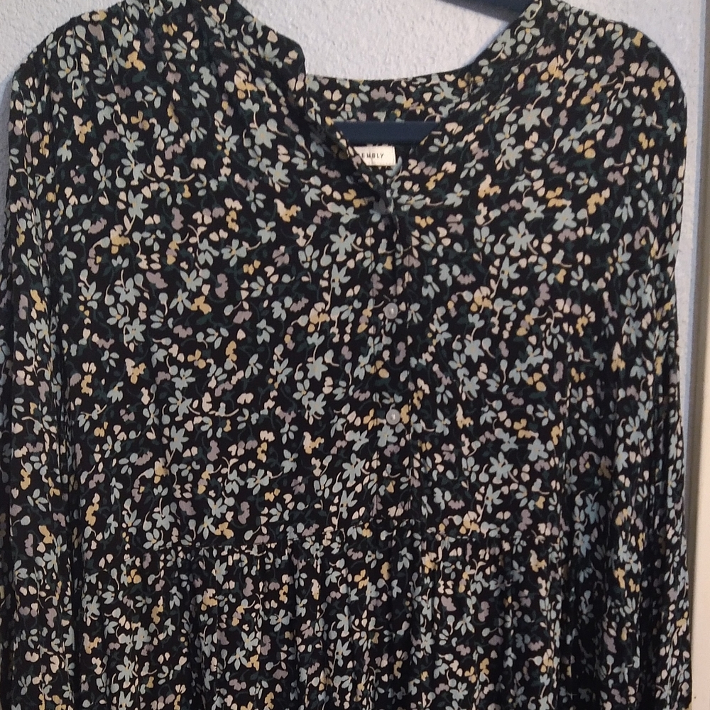 Free assembly dress size large